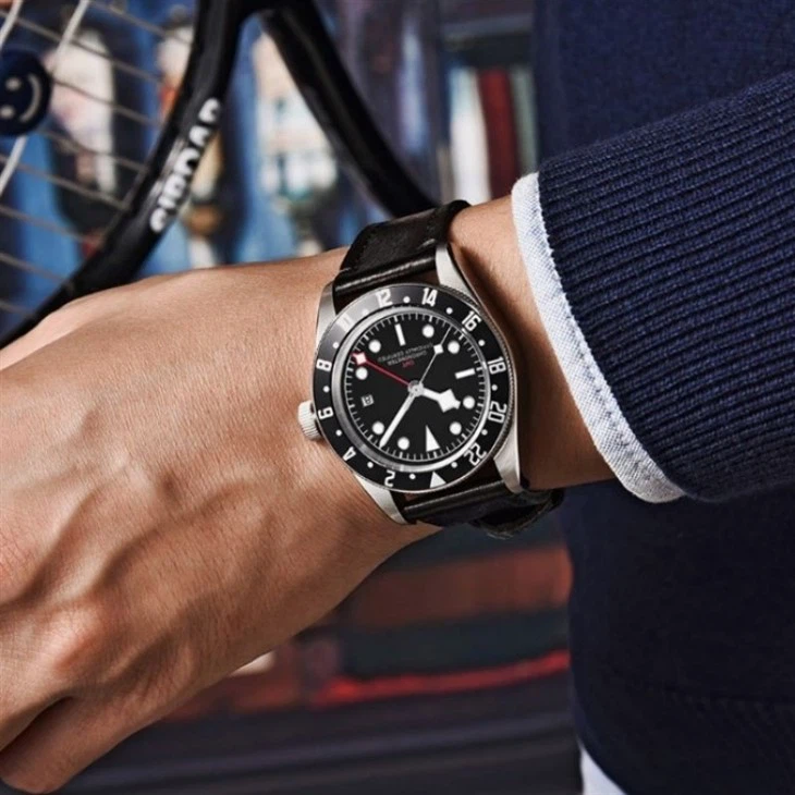 Customized Sports Leisure Diving Belt Calendar Automatic Mechanical Men's Watch Best Mechanical Watch For Men
